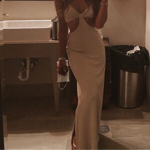 Cute maxi dress!